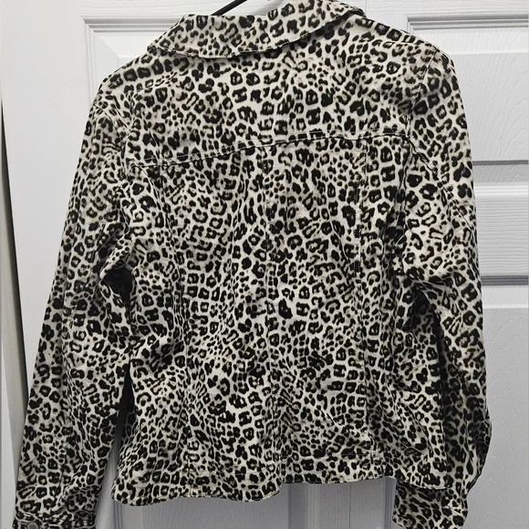 Charter Club Denim Jacket w/leopard print. - Picture 5 of 11